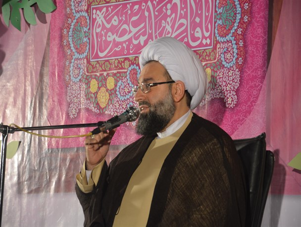 دختران ما عفت و تقوا را از حضرت معصومه بیاموزند/ شیعیان سوالات خود را از حضرت معصومه در خردسالی میپرسیدند