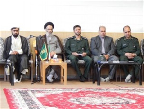 دیدار کارمندان با امام جمعه شهرقیدار