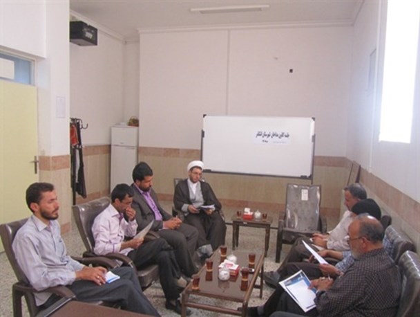 از انتخابات کانون مداحان تا برگزاری همایش شعر آیینی