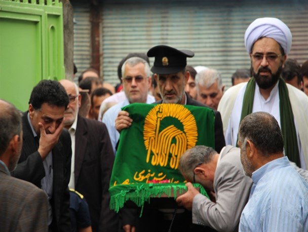 اسالم میزبان پرچم حرم رضوی شد