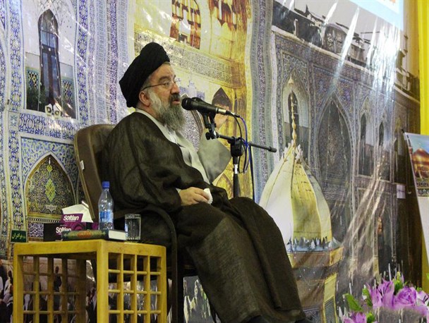 مردم و مسئولین باید با همدلی دشمنان ایران را نا کام کنند