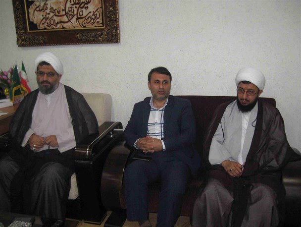 دیدار فرماندار و مدیران دستگاه های اجرایی شهرستان با امام جمعه تالش