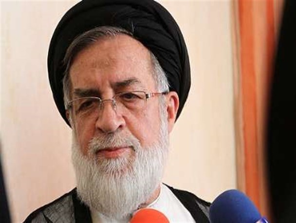 رئیس بنیاد شهید کشور با جانباز هفتاد درصد در همدان دیدار کرد