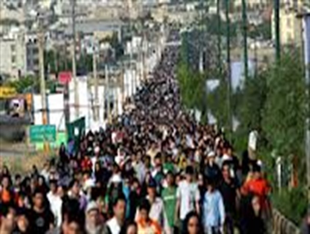 همایش پیاده روی به مناسبت گرامیداشت 130 شهید کارمند زنجان برگزار می شود