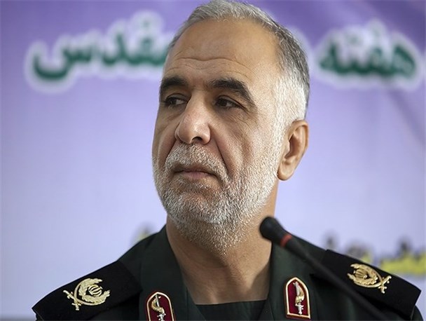 دشمن به دنبال گرفتن روحیه انقلابی از اصناف است/ فکر مرعوب و وادادگی به غرب برخی از مسئولین توهین به شعور و شعار ملت است
