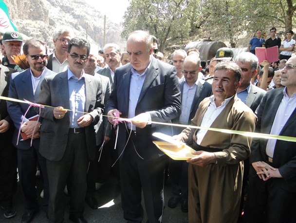 افتتاح آسفالت روستای دشه پاوه به طول 1200 متر