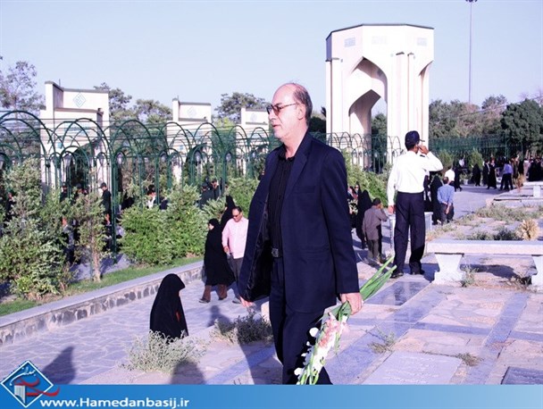 ادای احترام فرماندار همدان به مقام شهید حمید هاشمی؛ شهید شاخص سپاه ناحیه همدان+ تصاویر