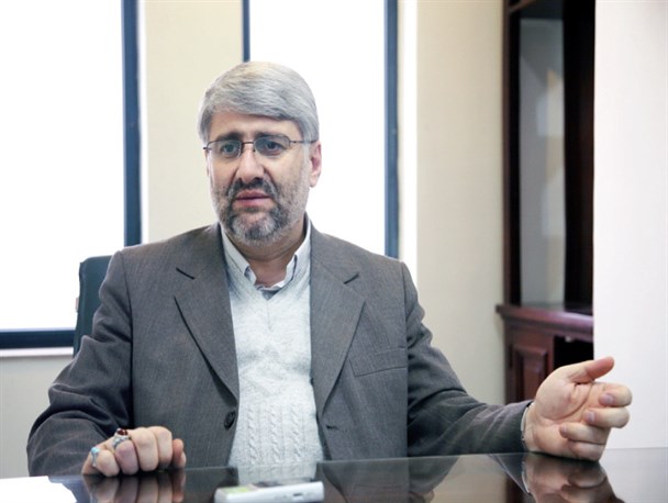 دلسوزان جهان اسلام رفتار غیرمسئولانه ی سران خود را تغییر دهند/ حق برداشت ایران از متن برجام محفوظ است