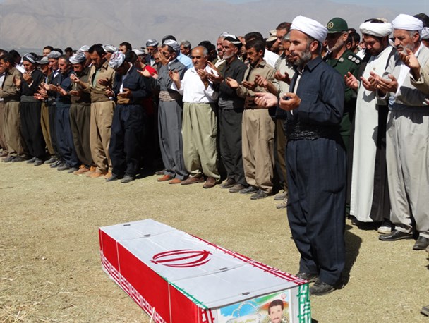 تشییع پیکر مطهر شهید حسین پوری از ارومیه تا روستای مرزی فلکان سیلوانا