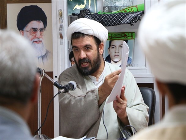 جامه‌‌ی سیاه و عزا باید برای زنده نگه داشتن باور درونی مردم باشد/ ۸۰ درصد آهنگ‌‌هایی که در مداحی‌‌ها به کار می‌‌رود برگرفته از ترانه‌‌هاست