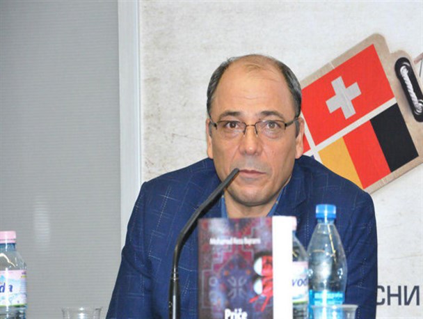 خاطرات جنگ را نه درست بلکه درشت می‌نویسند