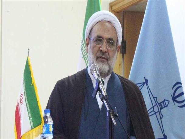 دستگاه قضا وظیفه دارد جلوی فساد را بگیرد/ مسئولان به‌جای نصب بنرهای تبریک معضل زباله را حل کنند