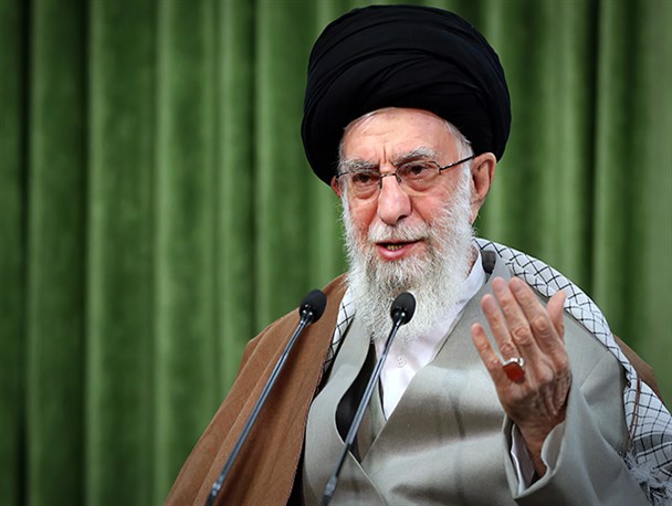 ایثارگران یادگاران دورانهای جهاد سخت و آموزگاران  عمل مخلصانه‌اند