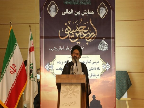 اربعین بهترین شاخص برای حرکت به سمت معنویت است/ مدیریت جهادی و اعتماد به اصل «ما می‌توانیم» مهمترین بعد بیانیه گام دوم