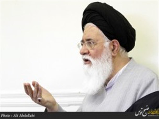 باید بوسیله ابزارهای دینی گردشگر جذب کرد نه قلیان