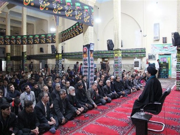 مراسم شب اول محرم در مسجد جامع اسلام آبادغرب/ تصویری