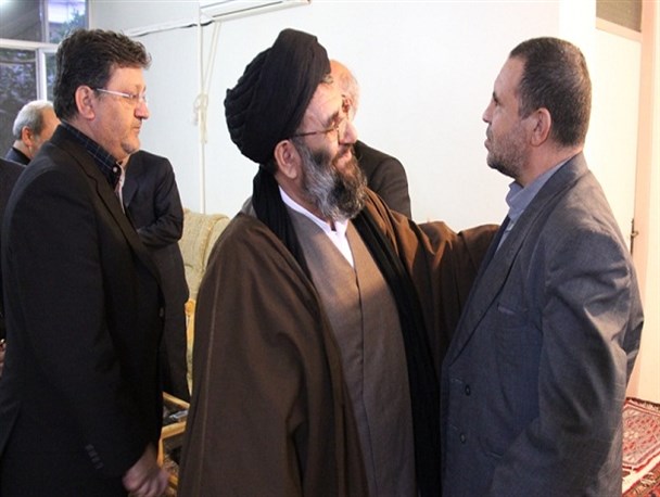 دلجویی امام جمعه و فرماندار خوی از خانواده داغدار حاجی مفقود شده در منا