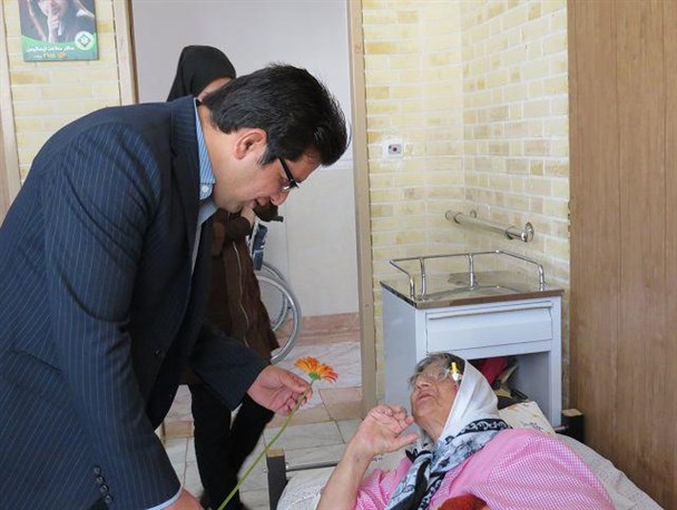 اهالی ورزش اردکان از سرای سالمندان بازدید کردند+تصاویر