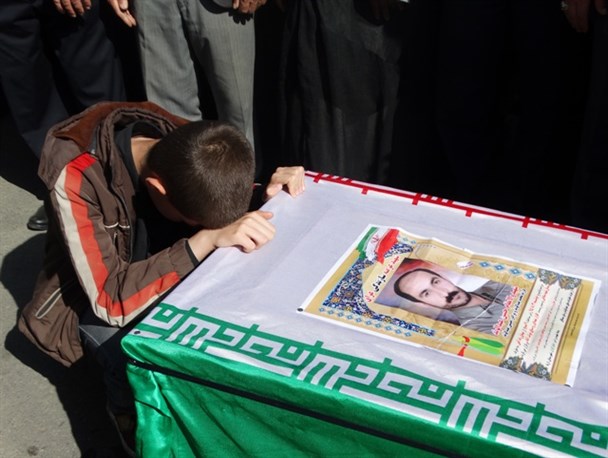 پیکرپاک"حسن عبدالوند"شهید عرصه سازندگی عراق در زادگاهش به خاک سپرده شد