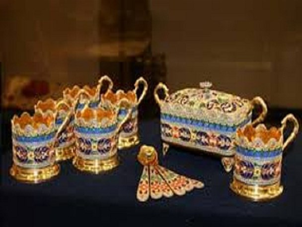 هنرمند میناکار زنجانی به دنبال کارآفرینی بانوان است/ میناکاری هنری که در زنجان احیا می شود