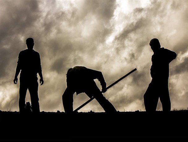 قرارگاه خاتم الانبیاء(ص) عصایی است که دولت به آن تکیه می زند