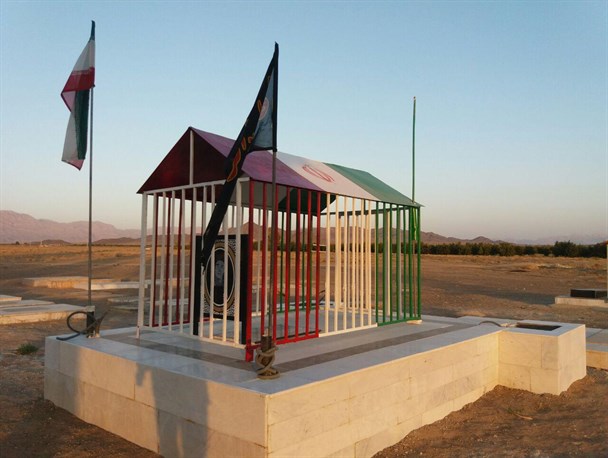 مرمت گلزار شهدای روستای غدیرگه توسط جهادگران گروه اردوی جهادی شهدای پاسدار