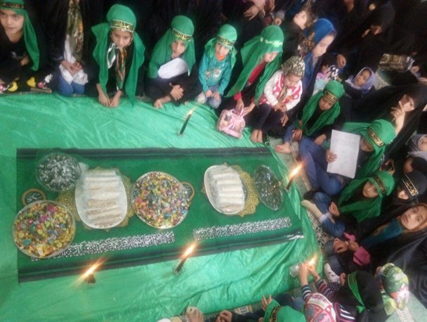مراسم شهادت حضرت رقیه(س) با حضور دختران شهید مدافع حرم حاج محمود شفیعی برگزارشد/ تصاویر