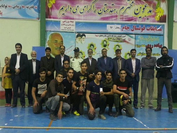 مدافعان حرم قهرمان مسابقات طناب کشی خوروبیابانک شد