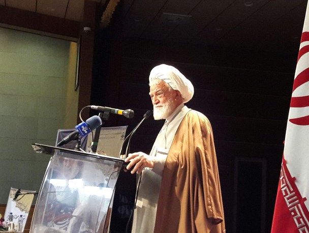 شجاعت این است که دشمن را بشناسید و به جنگش بروی/مرحوم آیت الله ملک حسینی یک دشمن شناس بود که باید از این اسوه یاد بگیریم