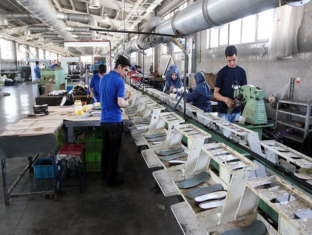 واحدهای تولیدی بدهکار تعطیل نخواهند شد