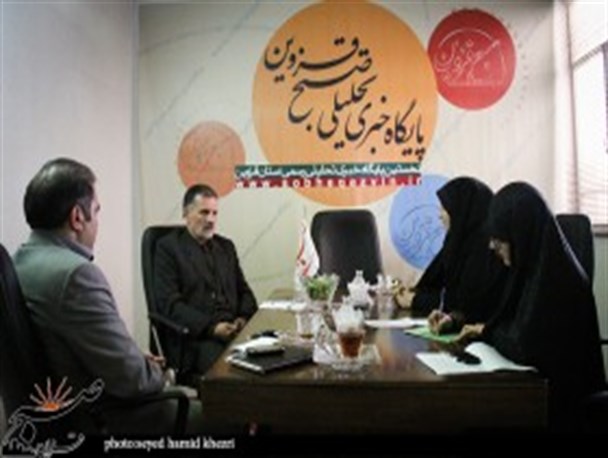 ایجاد نیروی مولد از فارغ التحصیلان دانشگاهی جزء سیاست های کلان پیام نور/ صنعت استان قزوینبه خروجی دانشگاه اعتماد ندارد