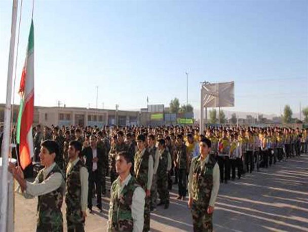 صبحگاه مشترک بسیج دانش آموزی نیمروز در واحد مقاومت توحید برگزار شد