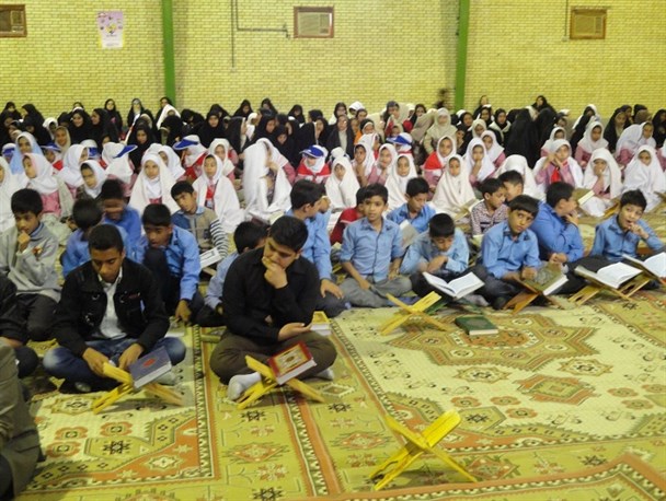 محفل انس با قرآن با حضور 400 دانش آموزان حاجی آبادی برگزار شد
