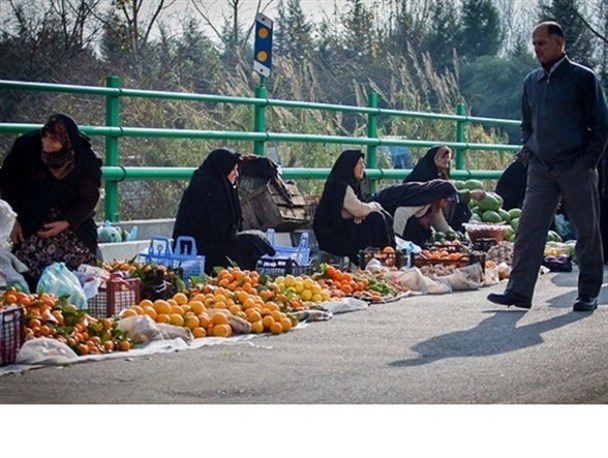 دستفروشی زنان در خوزستان معضل است یا فرصت ؟!