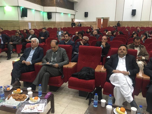 همایش صندلی های خالی با حضور استاندار سیستان و بلوچستان در زاهدان!