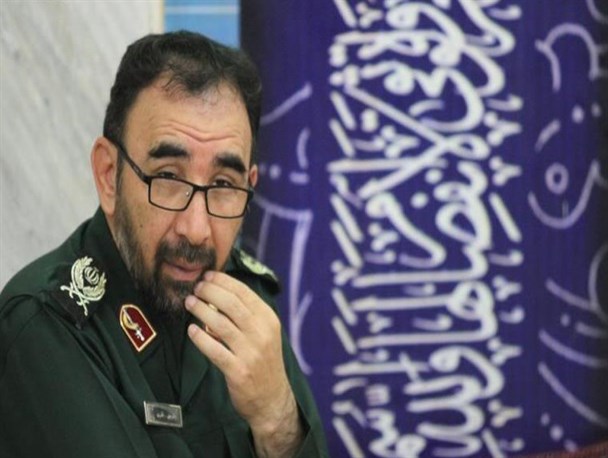 از کسانی که منافع فردی و جناحی خود را بر منافع انقلاب ترجیح می‌دهند، اعلام برائت می کنیم/ مردم از اهانت کنندگان به چهره های معنوی استان منزجر و بیزارند