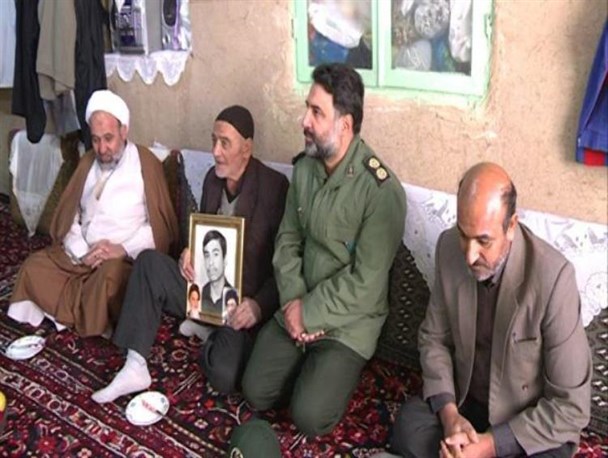 تکریم خانواده شهدا رسالتی همگانی است