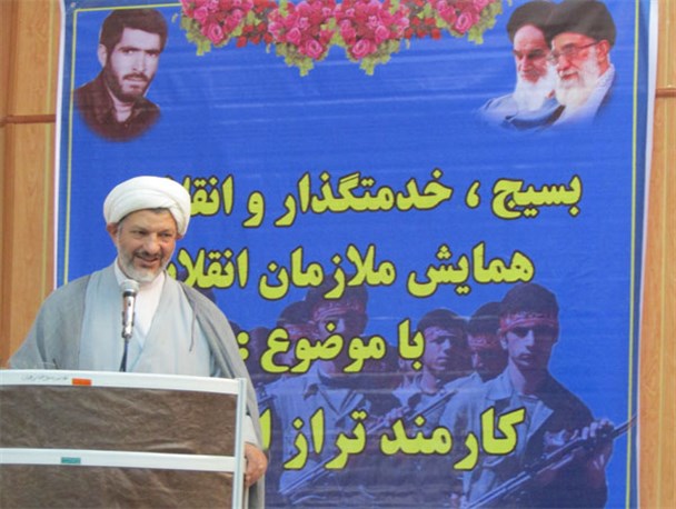 دوری از آخرت گرایی برخی مسئولان، ریشه حقوق های نجومی و اختلاس های این روزها است