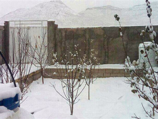 بارش 9 سانتیمتر برف درکرخنگان/تمامی راههای مواصلاتی و محورهای منتهی به شهرستان خاتم باز است