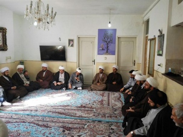 جامعه روحانیت شهرستان قروه با خانواده شهید منوچهر سعیدی دیدار نمودند + تصاویر