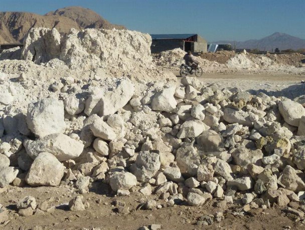 آوار بی مهری مسئولین بر سر ساکنان شهرک صنعتی کرمان/پس لرزه های درد و رنج مردم هم مسئولین را تکان نداد