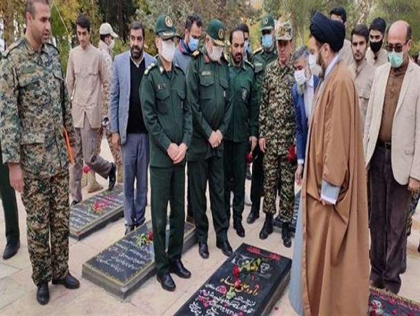 مزار شهدای خرم آباد غبارروبی شد