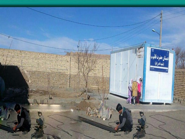 جست و جوی علم در کانکس/ دانش آموزان روستای کلغریِ تربت حیدریه در کانکس درس می‌خوانند