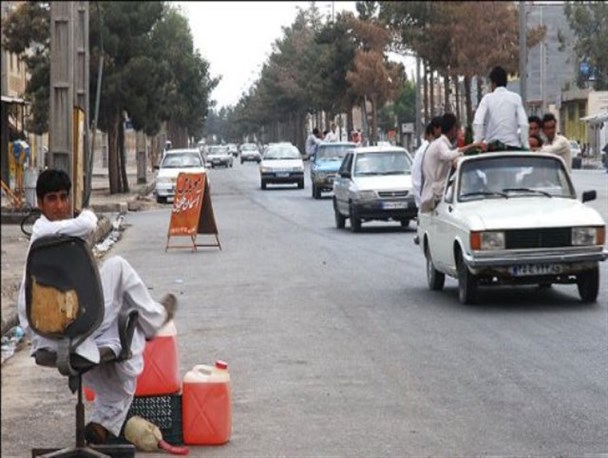 مشاغل کاذب تنها راهکار جوانان بیکار است