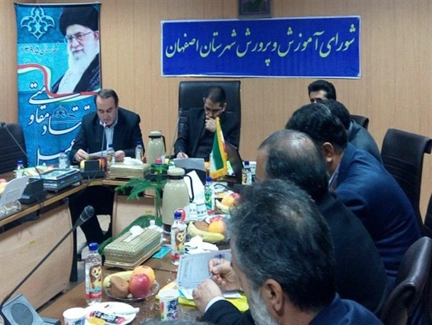 اصفهان جزء برترین های باسوادی در کشور است/ آمار اضافه وزن دانش آموزان را جدی بگیریم