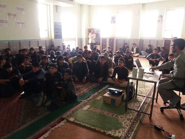 اجرای طرح ملی "ساعتی با محیط بان در مدرسه" در شهرستان نهبندان