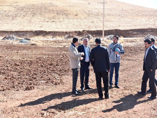 دیوار دانشکده هنر و علوم انسانی فارسان ساخته می شود!