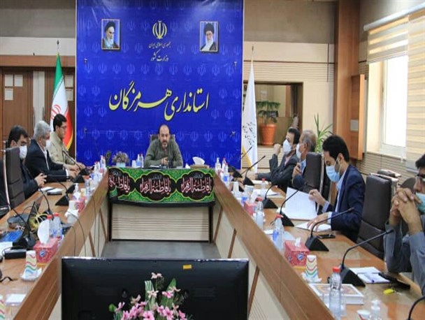 تعیین تکلیف اسناد مالکیت زمین‌های مردم، گام اول رشد هر شهرستان/ شورای رفع مشکلات اسناد مالکیت به ریاست فرمانداران در شهرستان‌ها تشکیل شود