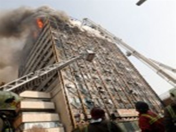 آوار ساختمان اقتصاد سنگین تر و داغ تر از آوار پلاسکو است