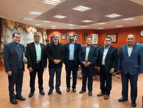 پیگیری خواسته های فرهنگیان و دانش آموزان نی ریزی در دیدار با وزیر آموزش و پرورش
